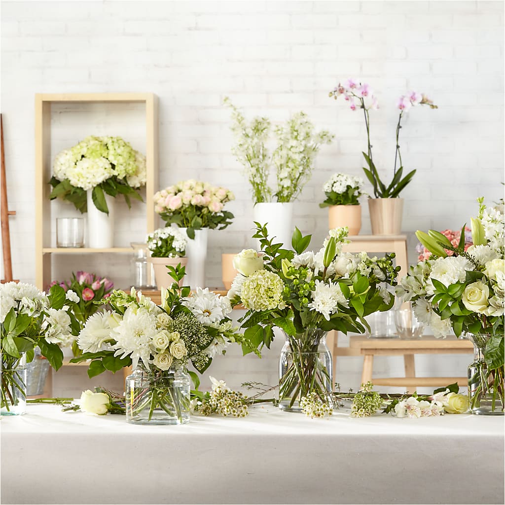 Classic Ivory – A Florist Original – HILL'S FLOWERS AND EVENTS, San Jose CA