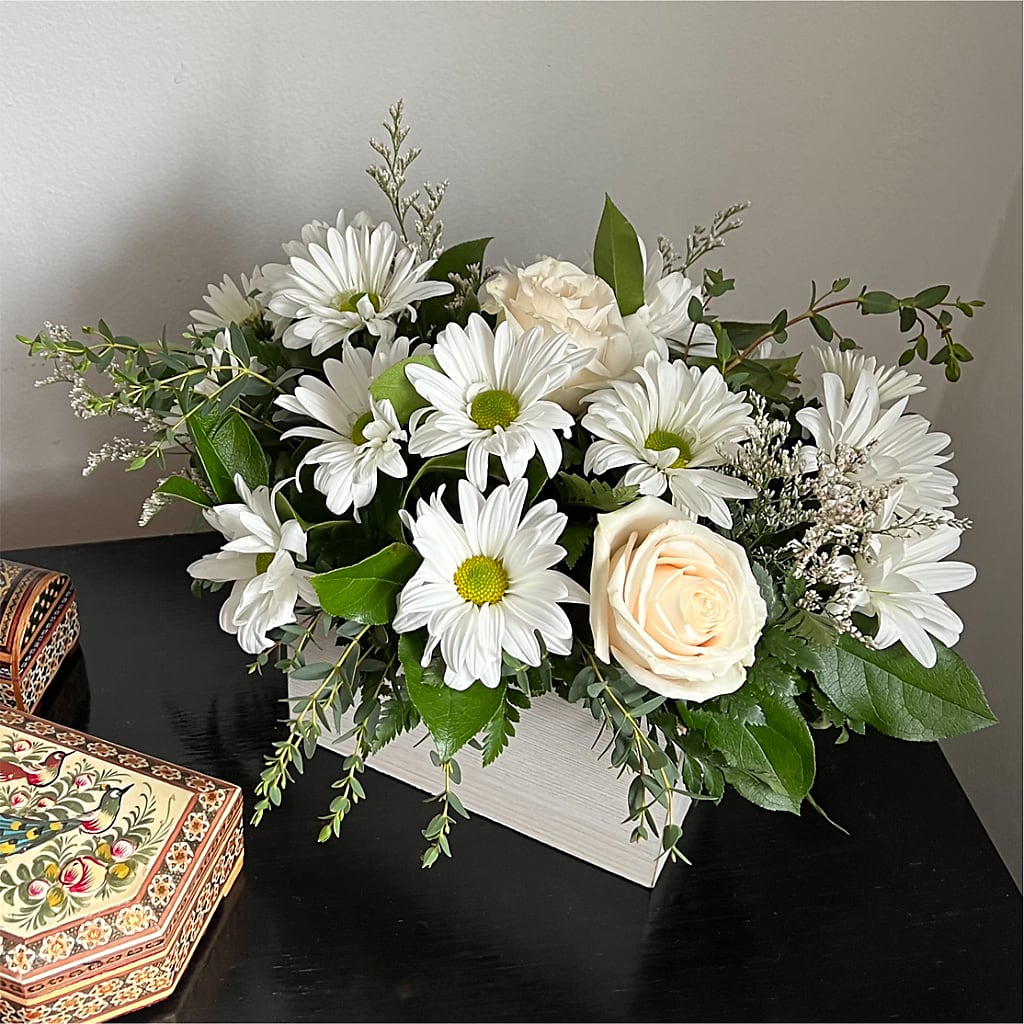 Fresh Linen Box Bouquet – HILL'S FLOWERS AND EVENTS, San Jose CA
