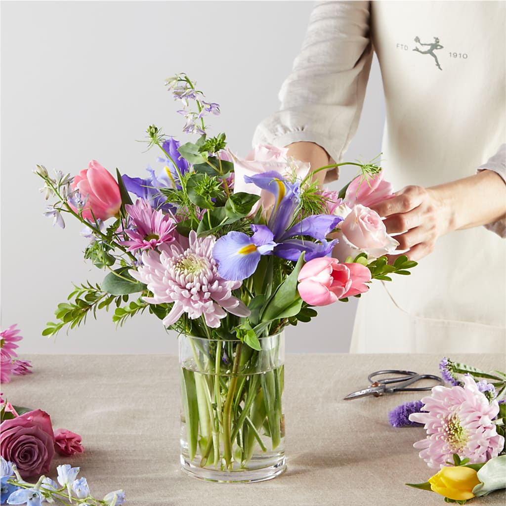 Pastel Tradition - A Florist Original – HILL'S FLOWERS AND EVENTS, San Jose CA