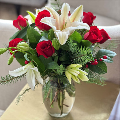 Sparkling Snowflakes Bouquet – HILL'S FLOWERS AND EVENTS, San Jose CA