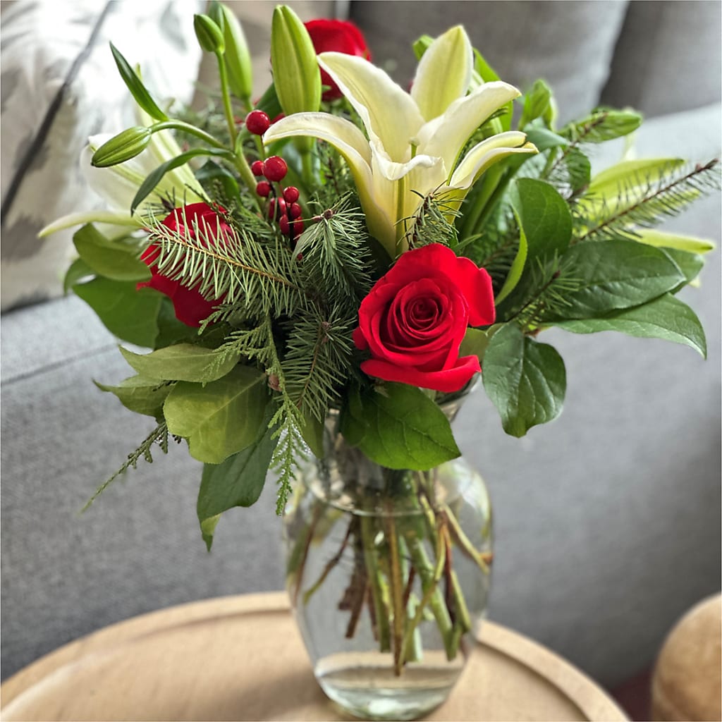 Sparkling Snowflakes Bouquet – HILL'S FLOWERS AND EVENTS, San Jose CA