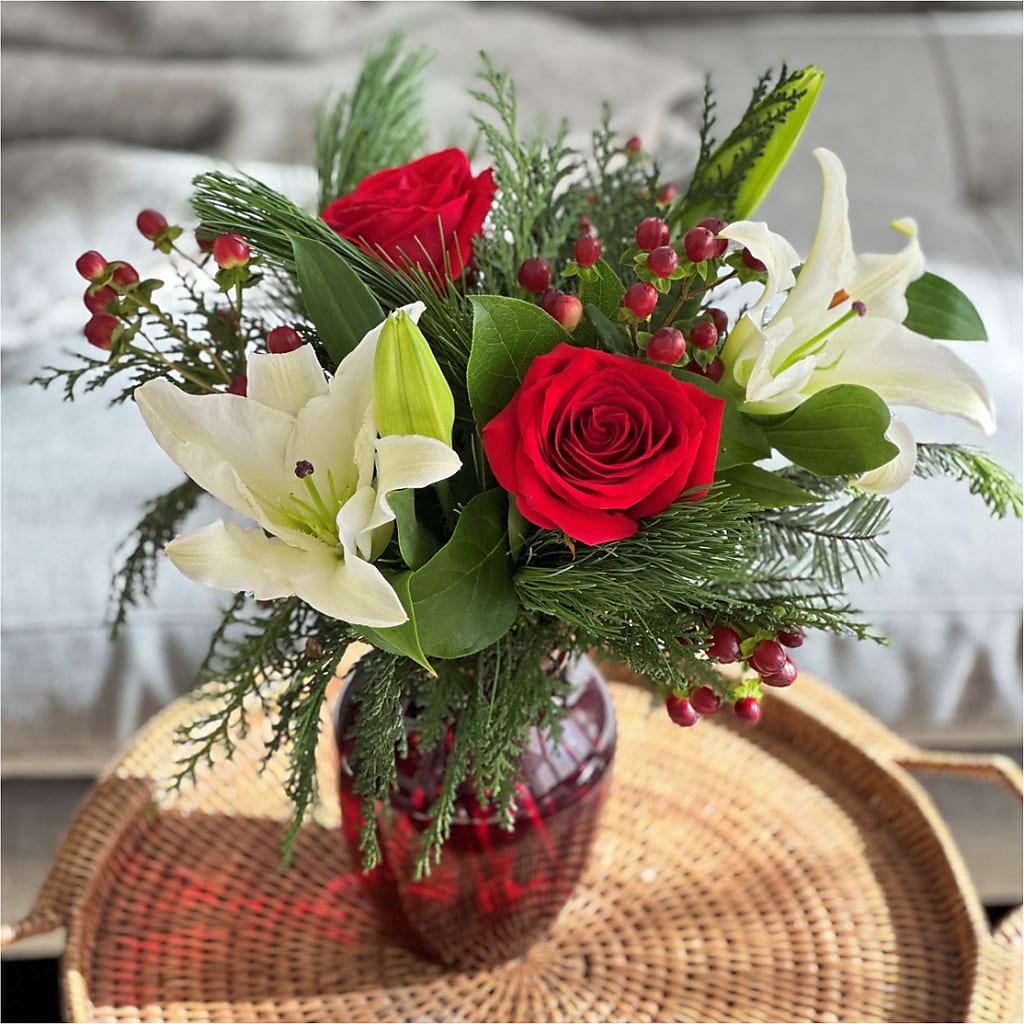 Evergreen Delight Bouquet – HILL'S FLOWERS AND EVENTS, San Jose CA
