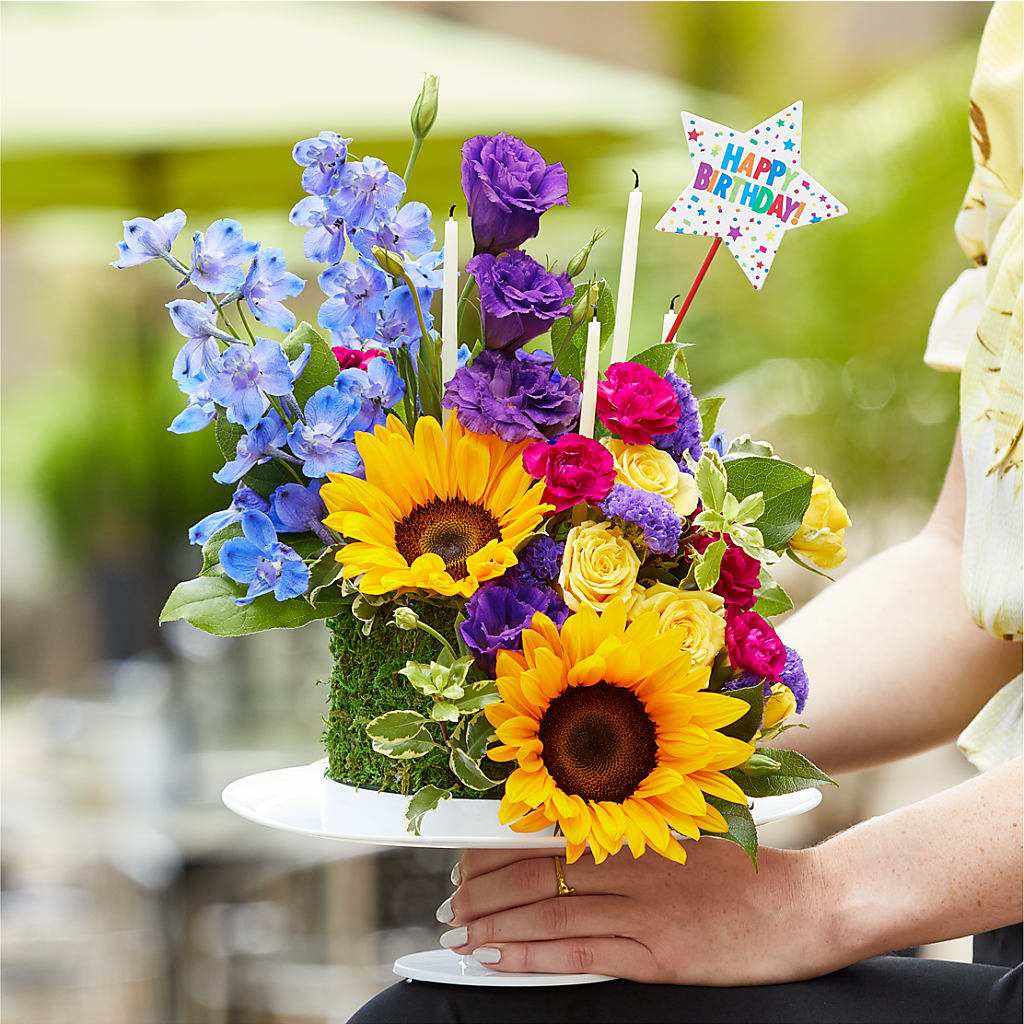 Star of the Day Floral Cake – HILL'S FLOWERS AND EVENTS, San Jose CA